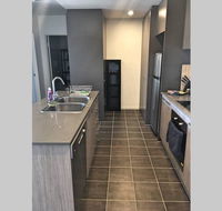 Bright Modern Stylish - Top Floor Apt - Woden - Hotel WA