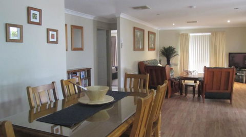 Bunya Vista Accommodation - Hotel WA 2