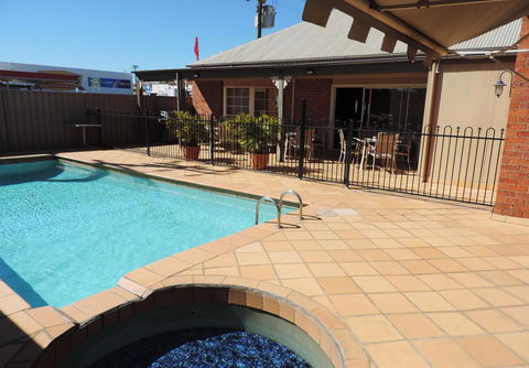 Burke & Wills Mt Isa - Hotel WA 0
