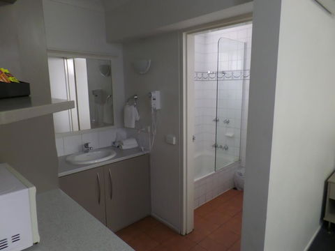 Burke & Wills Mt Isa - Hotel WA 3