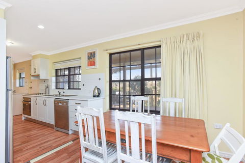 By The Beach - 30 Jetty Road - Hotel WA 2