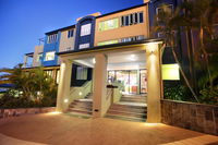 Book Caloundra Accommodation Vacations Hotel WA Hotel WA