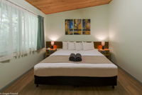 Book Lake Eacham Accommodation Vacations Hotel WA Hotel WA
