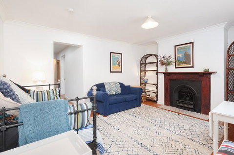 Charming Centrally Located 2 Bedroom Accommodation - Hotel WA 1
