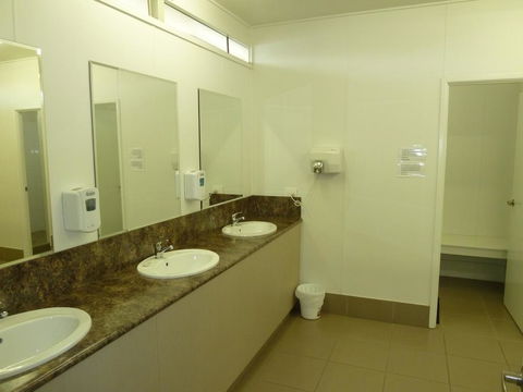 Chinchilla Tourist Park - Hotel WA 2