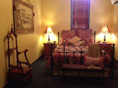 Church House B&B Gundagai - Hotel WA 0