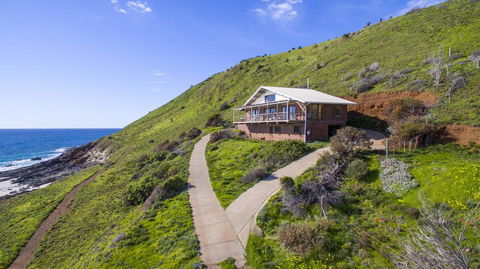 Cliffs End Beach Shack - 105 Gold Coast Drive, Carrickalinga - Hotel WA 2