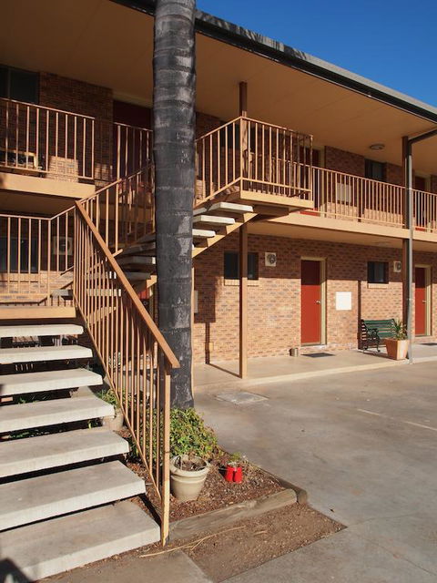 Cobar Town & Country Motor Inn - Hotel WA 3