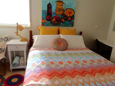Colourful Creative Artist House Glen Waverley - Hotel WA 0