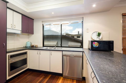 Combles Rd - Hotel WA 2