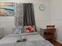 Comfortable Guest Room closes to Emerald CBD
