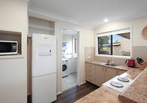 Convenient Location, Close To Tuggerah Lake - Hotel WA 2