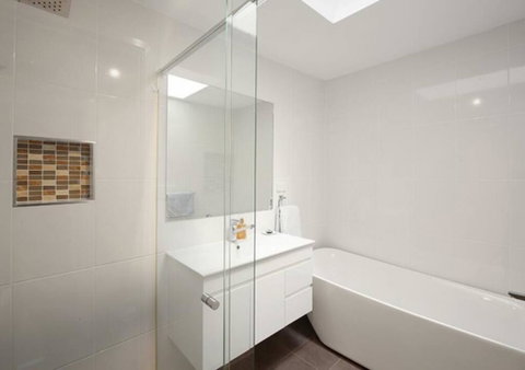 Convenient Location, Close To Tuggerah Lake - Hotel WA 3