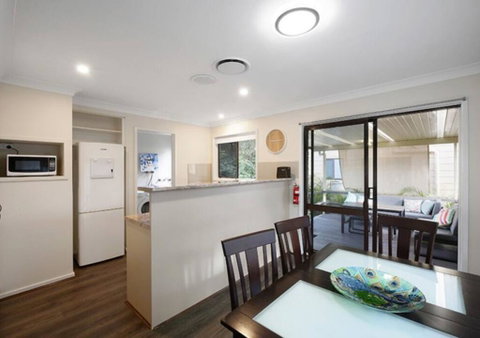 Convenient Location, Close To Tuggerah Lake - Hotel WA 1