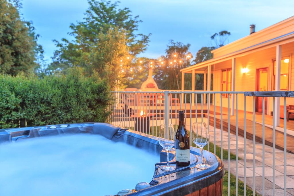 Nungurner VIC Hotel WA