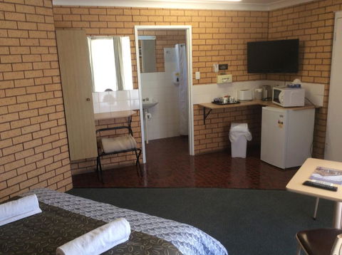 Cross Roads Motel - Hotel WA 3