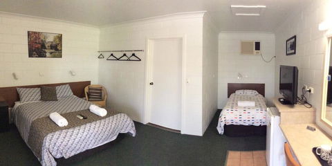 Cross Roads Motel - Hotel WA 1