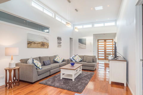 Currawong Close - Heated Pool, Home Theatre, WiFi, 4 Bdrm, Pool Table - Hotel WA 1