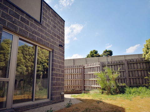 Delicate And Peaceful Bundoora Townhouse 10-R1 - Hotel WA 1