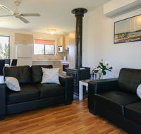 Dom's Place - Hotel WA