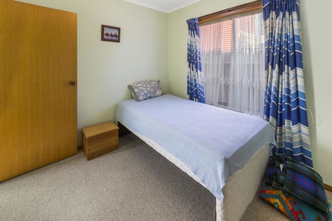 Eagle Point Getaway - Waterfront Serenity! - Hotel WA 1