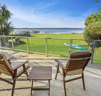 Eagle Point Getaway - Waterfront Serenity - Hotel WA