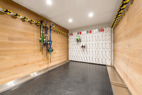 Elk At Falls - Hotel WA 2