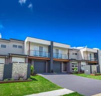 Escape At Nobbys Executive Townhouse 1 74 Pacific Drive - Hotel WA