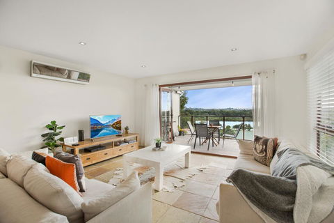 Family House With BBQ Deck, Water View And Parking - Hotel WA 1