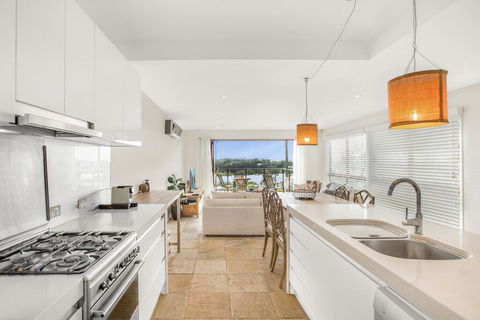 Family House With BBQ Deck, Water View And Parking - Hotel WA 2
