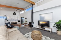 Book Illowa Accommodation Vacations Hotel WA Hotel WA