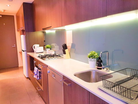 FITZROY FANTASTIC 1BR APT With FREE WINE, NETFLIX, WIFI, Close To TRAMS, COLES - Hotel WA 2