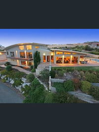 Book Lovely Banks Accommodation Vacations Hotel WA Hotel WA