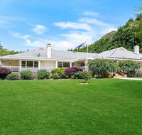 Gerron Park - country luxe tennis court and pool - Hotel WA