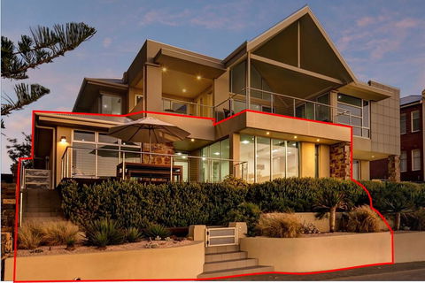Glenelg Absolute Beachfront - One Of Only Two Homes - Hotel WA 1