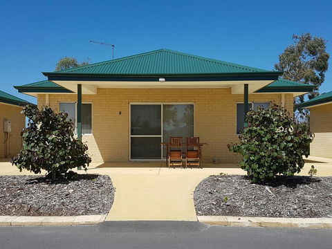 Golden Ponds - Hotel WA 1