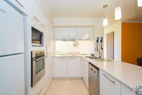 Gorgeous 4 Bed Beachside Apartment - Diamond Beach Resort - Hotel WA 1