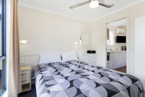 Goulburn South Caravan Park - Hotel WA 2