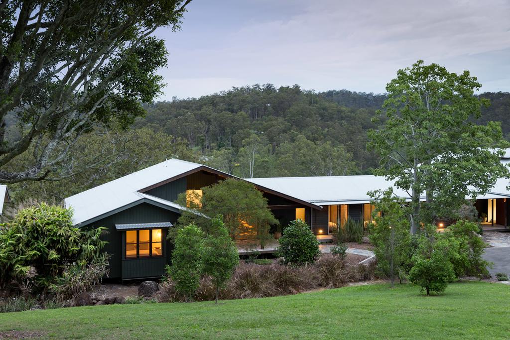 Pullenvale QLD Hotel WA