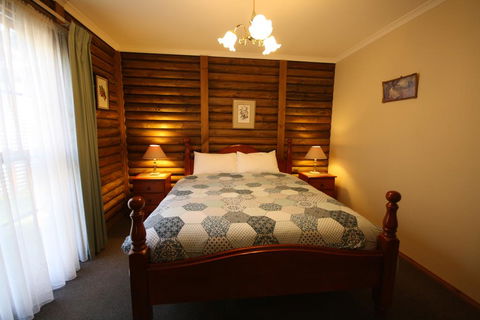 Halls Gap Log Cabins - Hotel WA 3