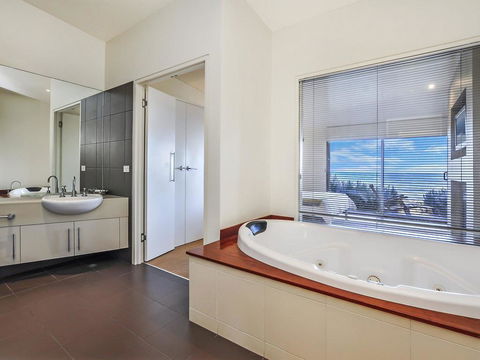 HEARN'S BEACHSIDE VILLA 8 - Hotel WA 1