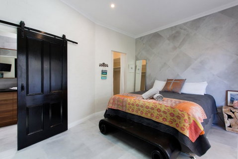 Hidden Treasure - Hotel WA 1
