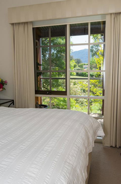 Hollyhock - Hotel WA 3