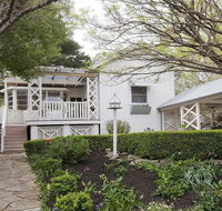 Hollyoak Cottage - delightful ducks and doileys - Hotel WA