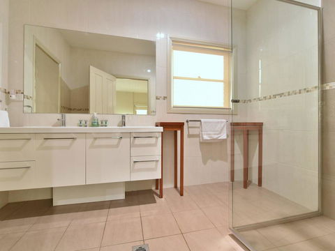 King Retreat Estate - You Can Honestly Walk To Bimbadgen And Hope Estate Concerts - Hotel WA 3
