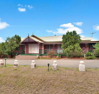 King Retreat Estate - you can honestly walk to Bimbadgen and Hope Estate concerts - Hotel WA