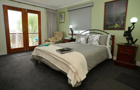 Kinsellas Water Views - Hotel WA 2