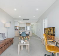 KOZYGURU PARRAMATTA CBD LUXURY 2 BED APT  FREE PARKING NPA011 - Hotel WA