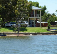 Lake Boga Waterfront Holiday House - Hotel WA