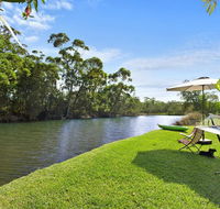 Lake Frontage family fun home - Hotel WA